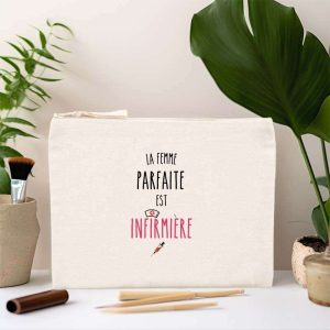 Pochette la femme parfaite est infirmière