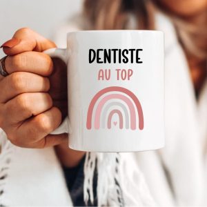 Mug dentiste au top arc-en-ciel femme