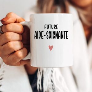 Mug future aide-soignante cœur femme