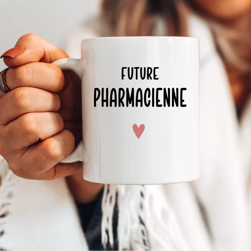 Mug future pharmacienne cœur femme