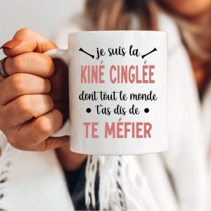 Mug kiné cinglée tout le monde méfier