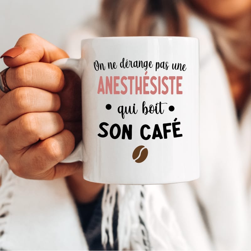 Mug on ne dérange pas anesthésiste qui boit son café