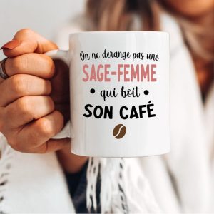 Mug on ne dérange pas sage-femme qui boit son café