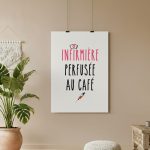 affiche infirmière perfusée au café