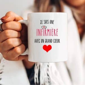 mug je suis une infirmière avec un grand cœur