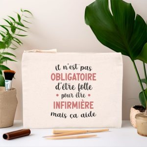 Pochette infirmière pas obligatoire folle