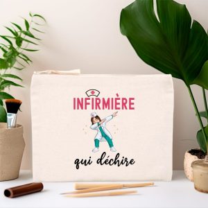 Pochette infirmière qui déchire dab