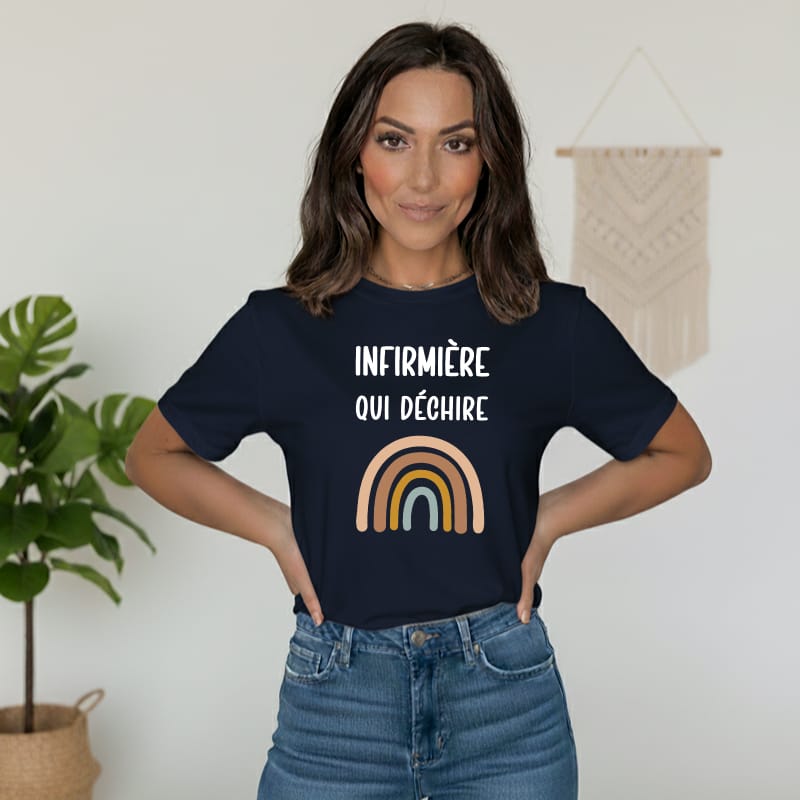 t-shirt infirmière qui déchire boho style boheme arc-en-ciel – Image 2